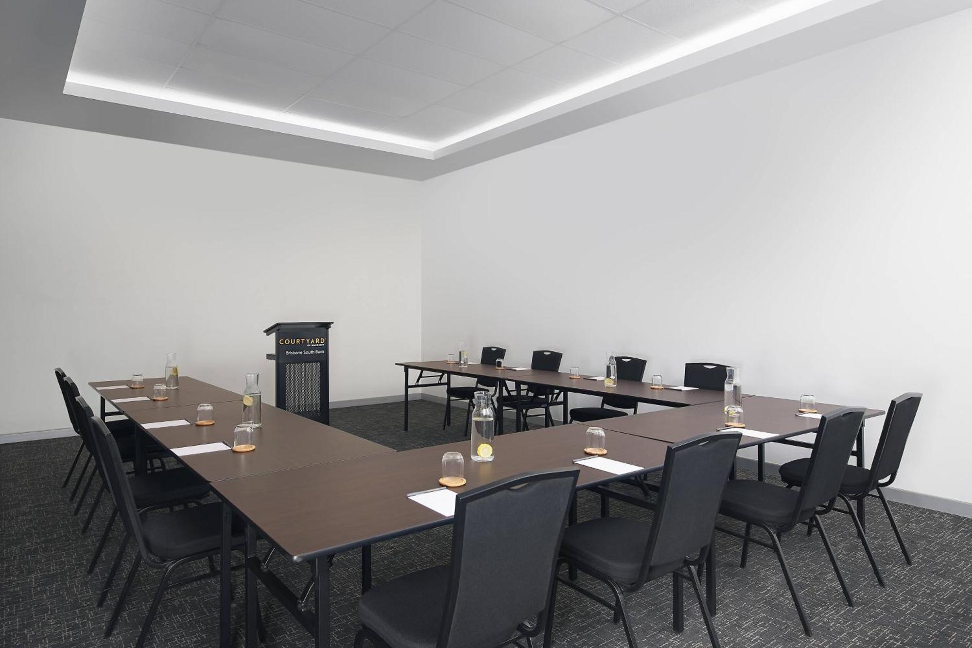 Отель Courtyard By Marriott Brisbane South Bank Экстерьер фото