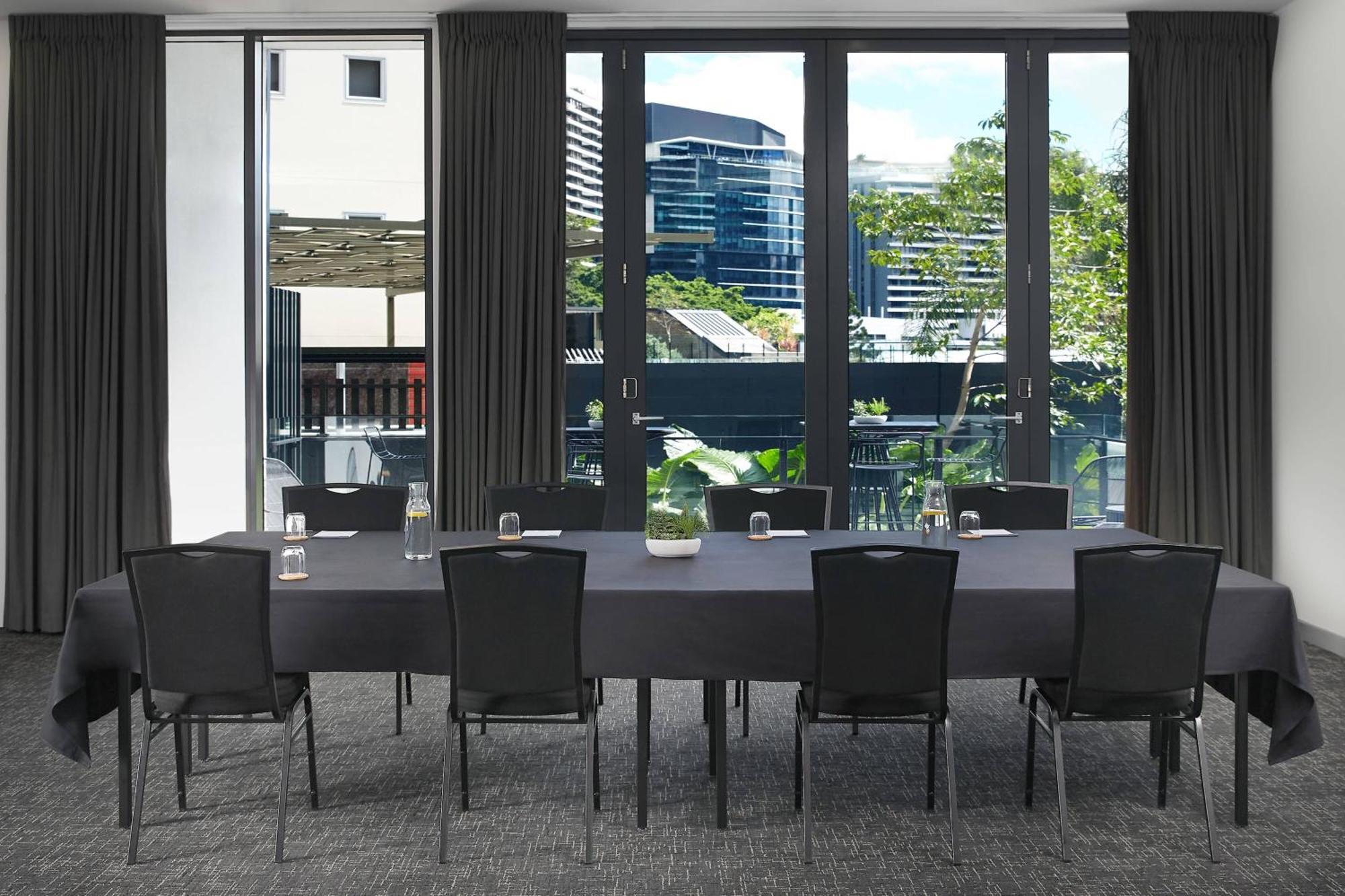 Отель Courtyard By Marriott Brisbane South Bank Экстерьер фото
