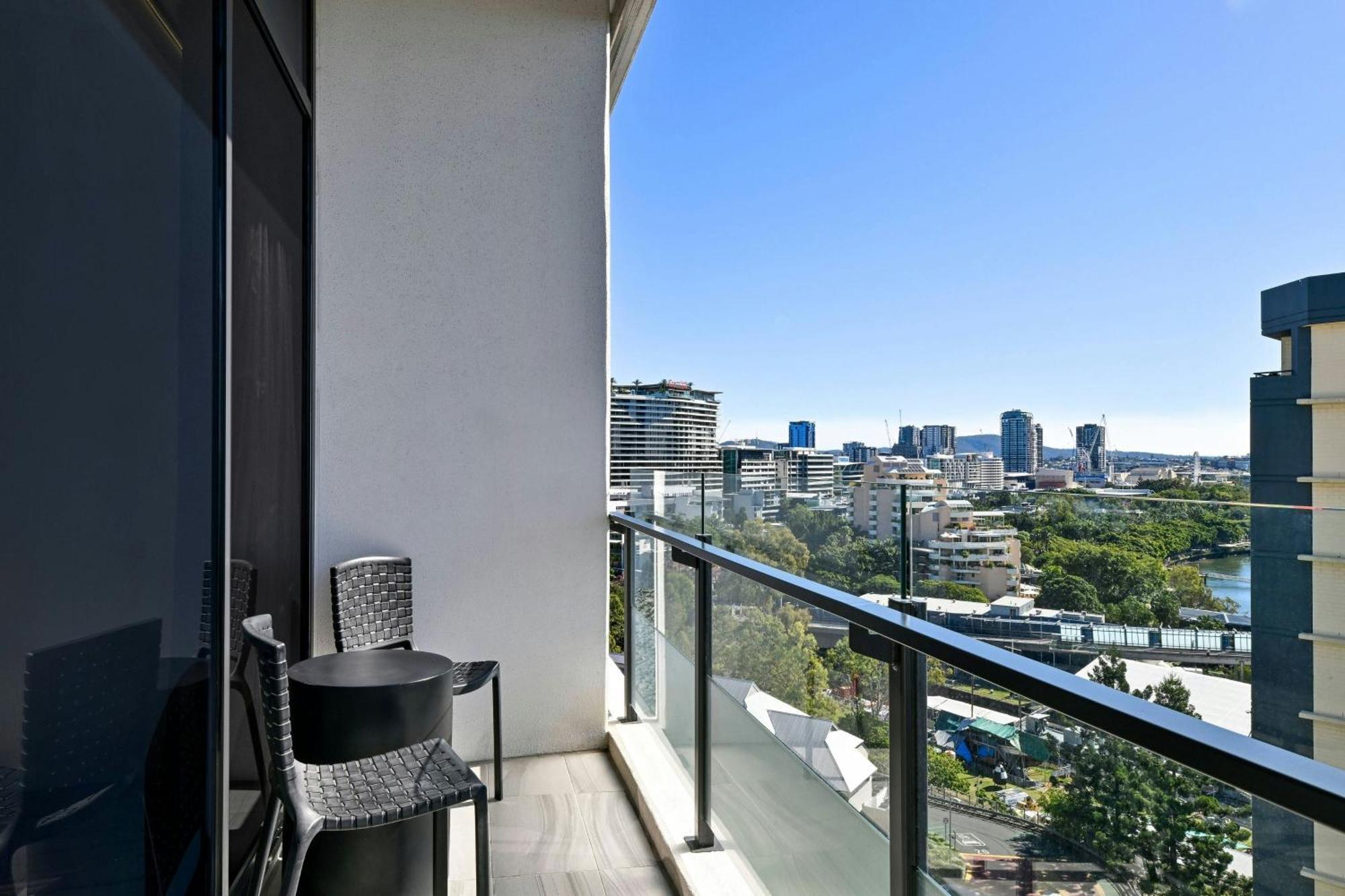Отель Courtyard By Marriott Brisbane South Bank Экстерьер фото