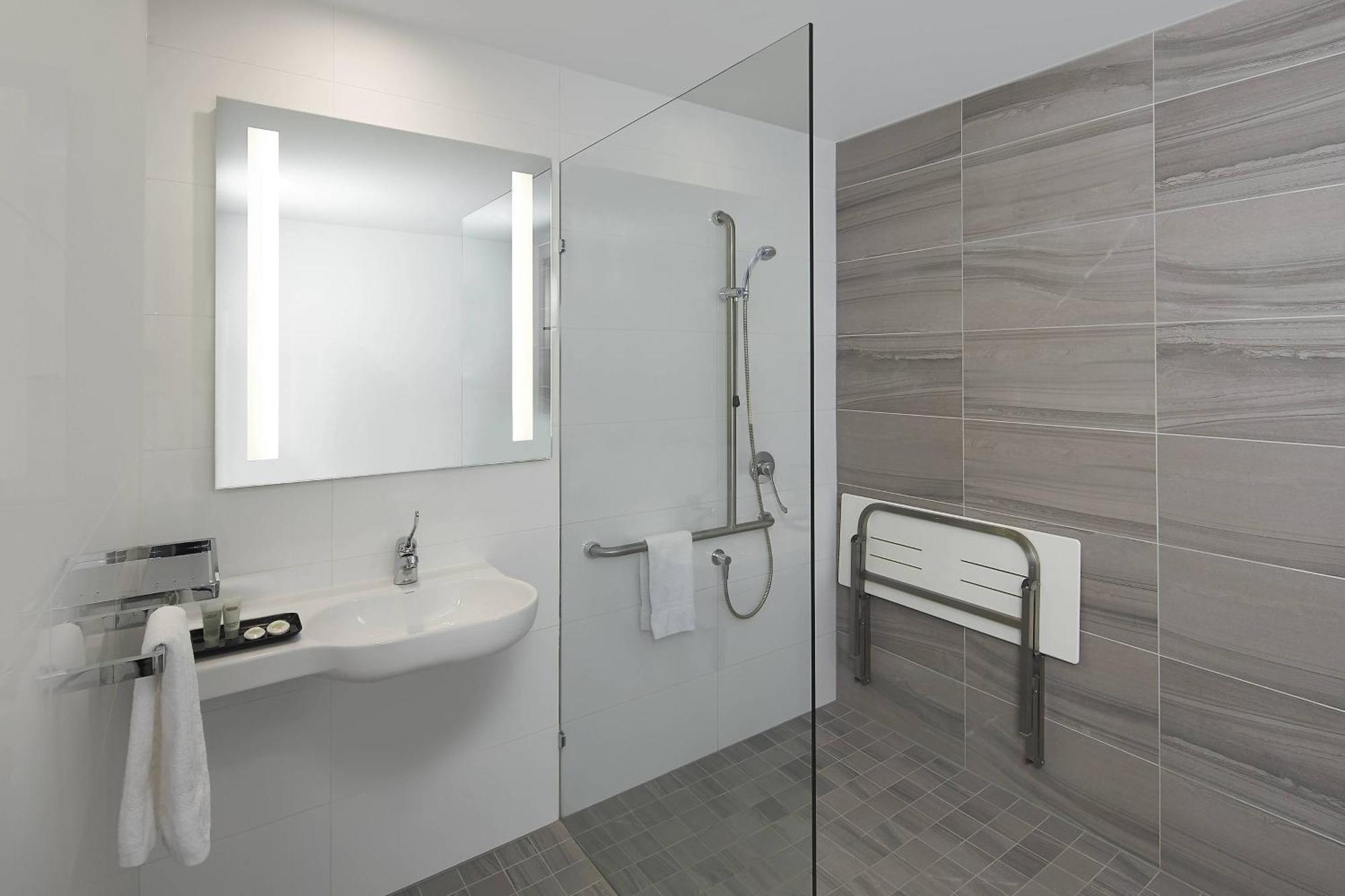 Отель Courtyard By Marriott Brisbane South Bank Экстерьер фото