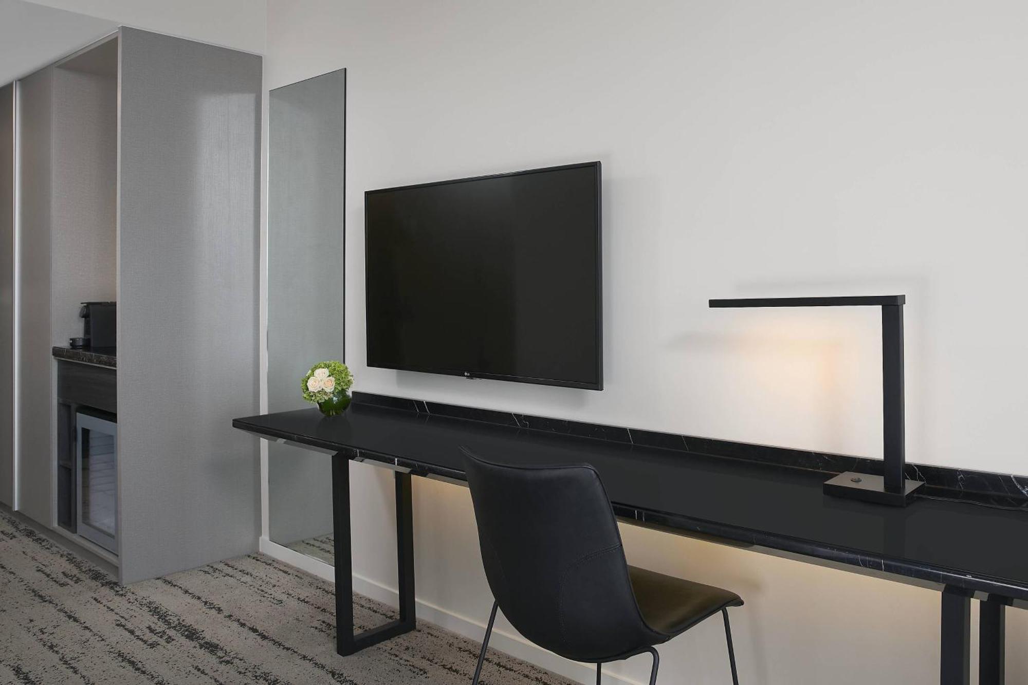Отель Courtyard By Marriott Brisbane South Bank Экстерьер фото